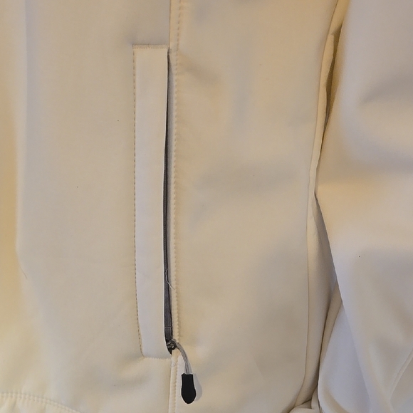 Kirkland Signature White Outdoor Jacket with Cozy Hood - Picture 4 of 9